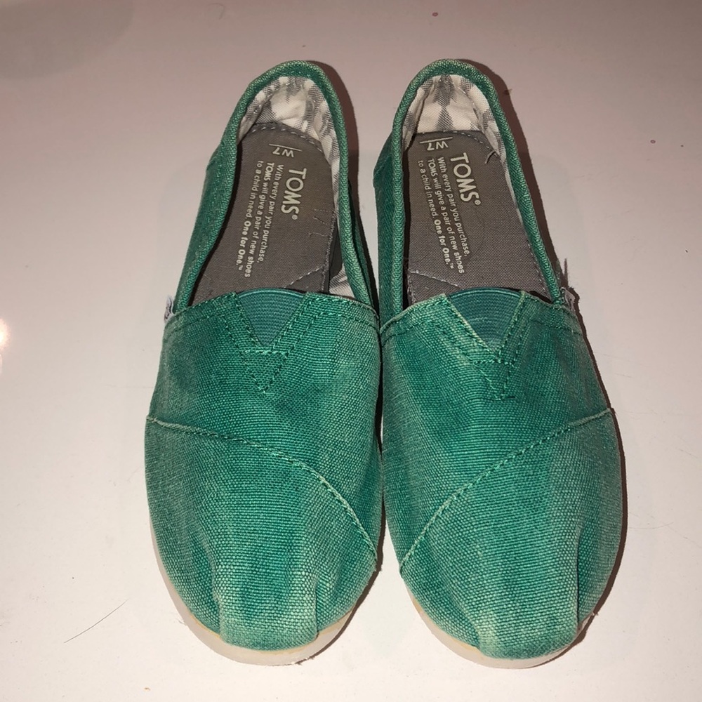 TOMS Classic Canvas Slip-on